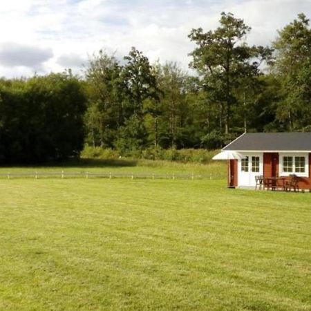 Cozy Cottage Near Lake Hässleholm Exterior foto